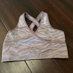 Large pink gymshark sports bra (no pad inserts included) super cute and comfy!